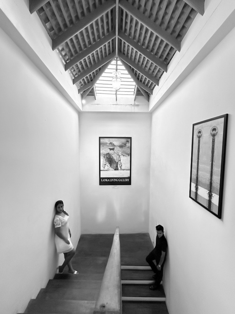 Sahan & Navoda gallery artistic staircase